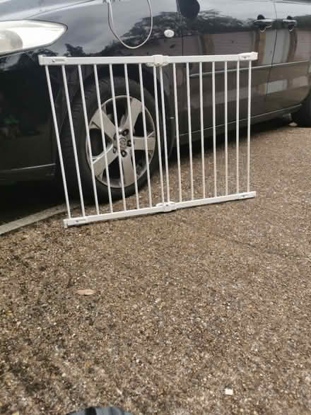 Photo of free stairgate for larger hallway (HA5 Pinner) #1