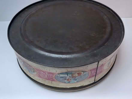 Photo of free Vintage Quality Street tin (1950s/1960s) (Primrose LA1) #4