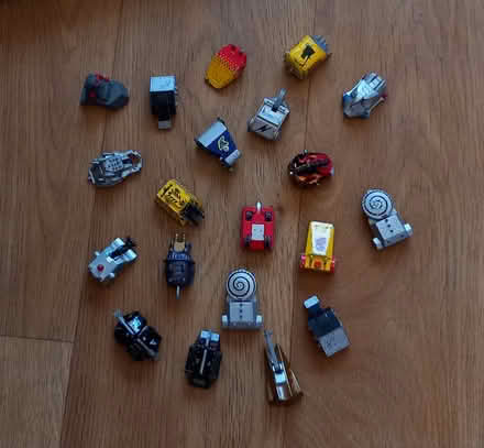 Photo of free Robot Wars game and tin of robots (whitstable) #2