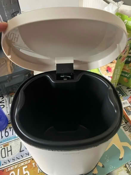Photo of free Bathroom pedal bin 🚮 (Waddon) #2