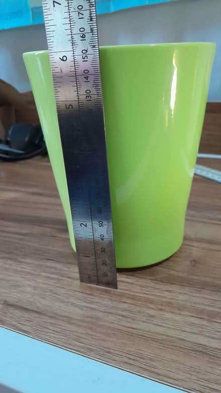 Photo of free Ceramic plant pot, lime green (Boscombe BH5) #4