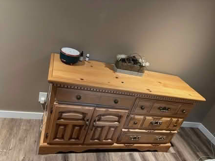 Photo of free À donner : table, chaises, meuble (route 650 E Casselman) #3