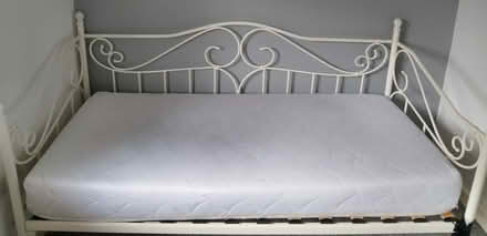 Photo of free Cream Day Bed (LE8 5AH) #3