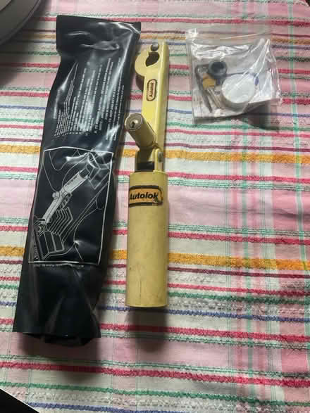 Photo of free Anti-theft car lock (Twickenham TW1 (St Margarets)) #1