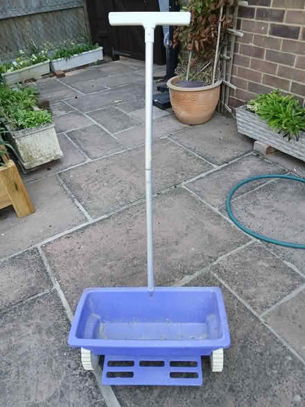 Photo of free Lawn fertiliser spreader (Great Baddow) #1