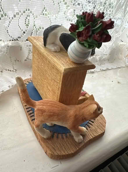 Photo of free Small cat ornament (Ashford TW15) #2