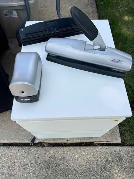 Photo of free Office supplies (Lombard) #1