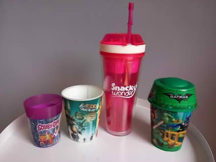 Photo of free plastic cups (RG6 near Palmer Park) #1