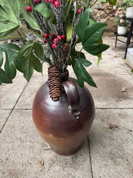 Photo of free Ceramic jug and artificial flowers (Leighton Buzzard LU7) #4