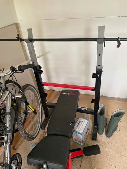 Photo of free Work bench (BR2) #1