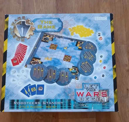 Photo of free Robot Wars game and tin of robots (whitstable) #1