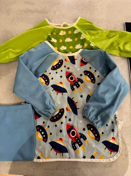 Photo of free Baby weaning sleeved bibs (SE26) #1