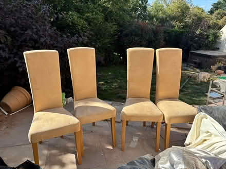 Photo of free oak veneer table and 6 chairs (Redditch B97) #1