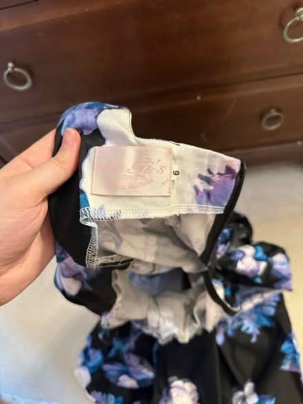 Photo of free Size small dresses with broken zips (Hammersmith W6) #2