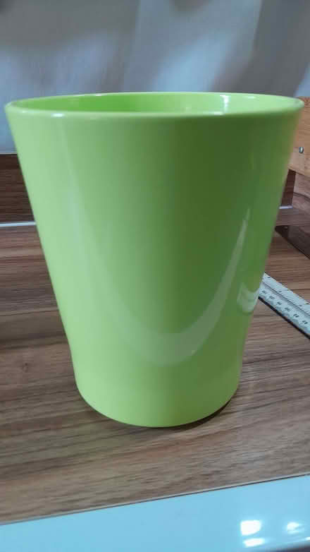 Photo of free Ceramic plant pot, lime green (Boscombe BH5) #1