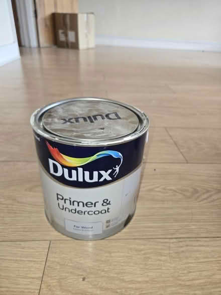 Photo of free White primer/ undercoat (North Sheen TW9) #1