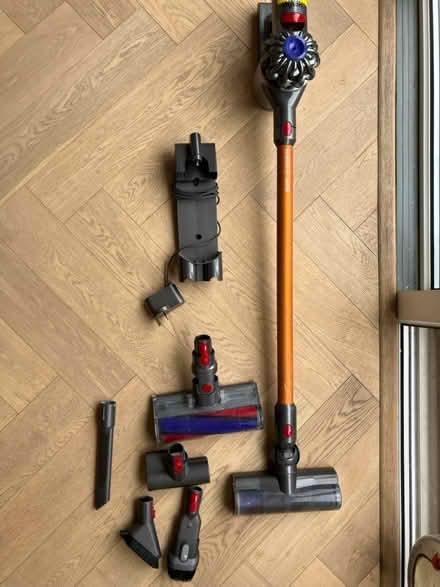 Photo of free Dyson v8 absolute cordless vacuum (Teddington TW11) #1