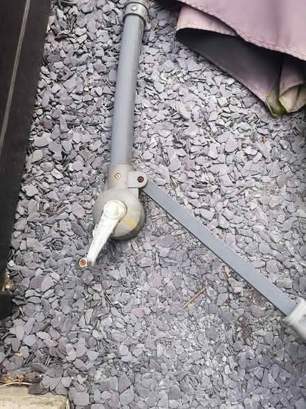 Photo of free Cantilever Outdoor Umbrella Parasol (Alfreton DE55) #2