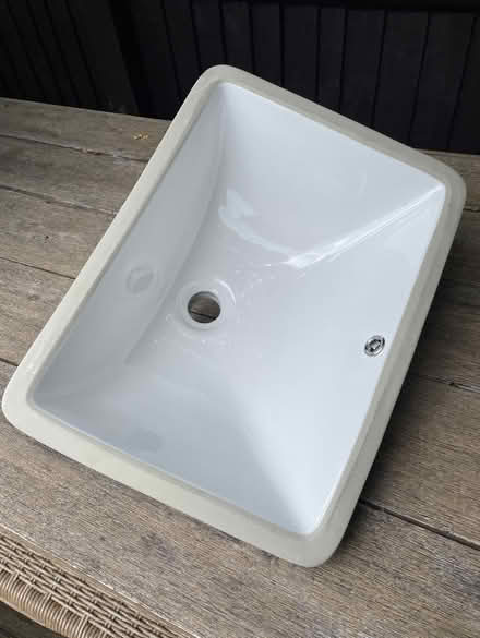 Photo of free Unused bathroom sink (Northfields) #4