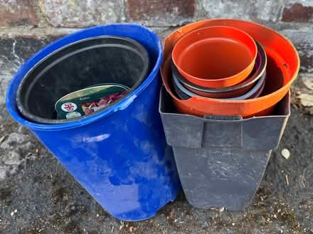Photo of free Small plastic plant pots (Nether Edge S7) #1