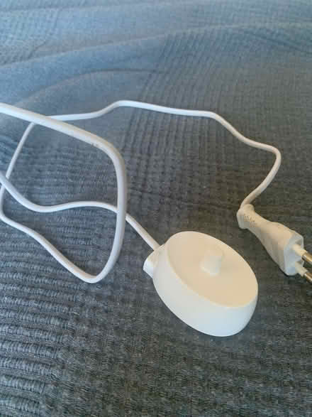 Photo of Oral B toothbrush charger (Newbury, Berkshire RG14) #1
