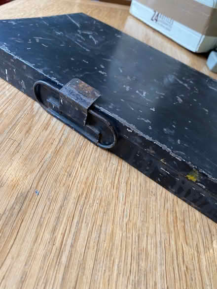 Photo of free Artists old oil paint box (Merton Park SW19) #4