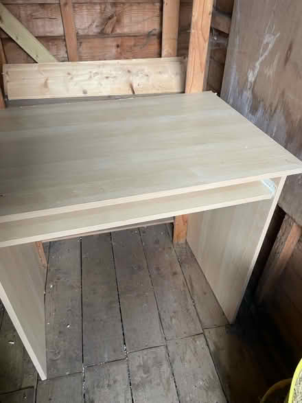 Photo of free Computer desk (NG5 Arnold. Nottingham) #2