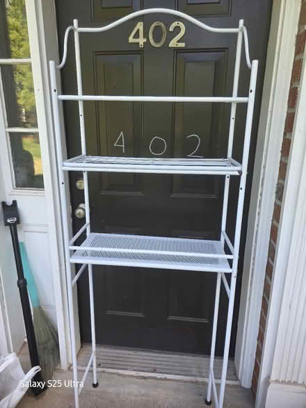 Photo of free Bath room cabinet (Belle mead nj off route 206) #1