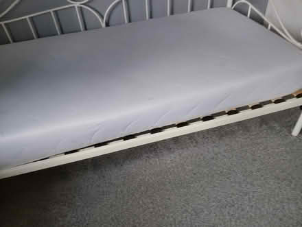 Photo of free Cream Day Bed (LE8 5AH) #4