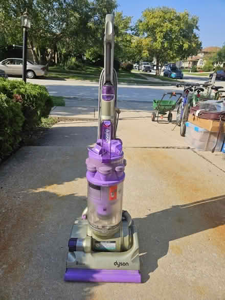 Photo of free Dyson vacuum (171st & Central Tinley Park) #2