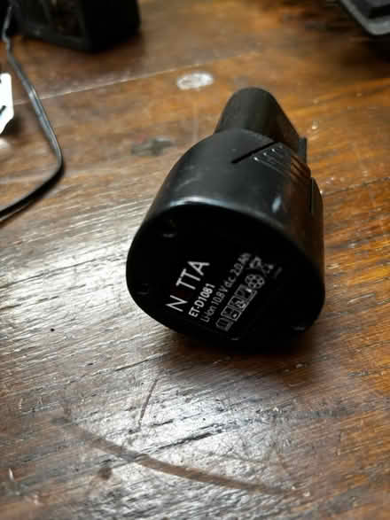 Photo of free Netta cordless hedge trimmer (Westbourne Grove M20) #3