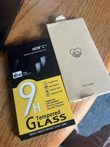 Photo of free iPhone SE Screen Protectors (TN24) #1