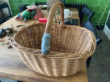 Photo of free Vintage wicker shopping basket (Oldfield Park) #1