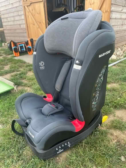 Photo of free Maxi cosy car seat (East Peckham) #2