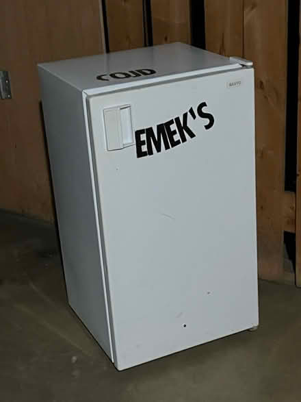 Photo of free Sanyo midsized mini fridge sr-361w (South Evanston) #1