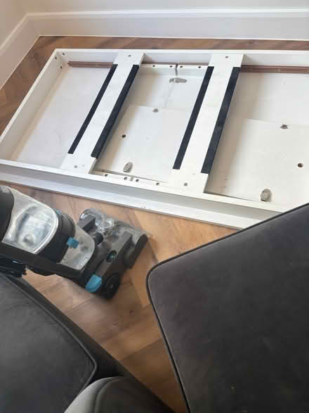 Photo of free White extendable table (Mill Hill NW7) #2
