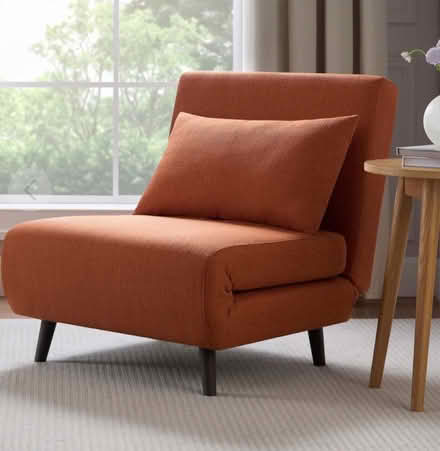 Photo of Chaise Longue (High Street Wells BA5) #2