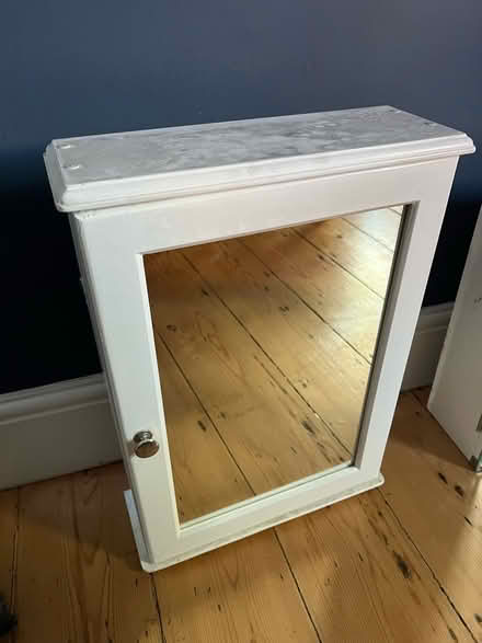 Photo of free Bathroom hanging cupboard (Jericho OX1) #1