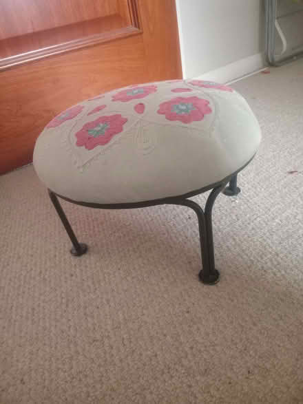 Photo of free Small stool/ footstool (Kennington OX1) #1