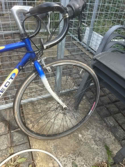 Photo of free Small racing bike (AL3 near Waitrose) #4