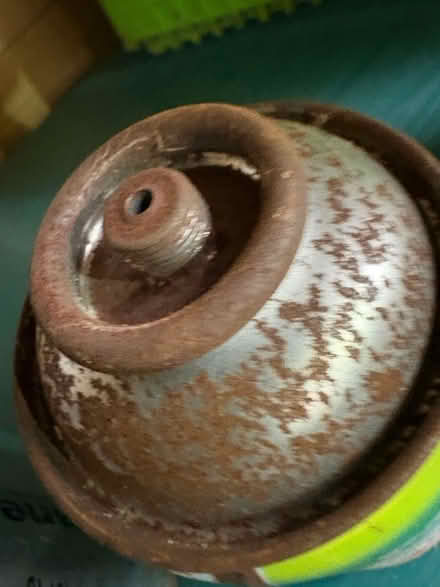 Photo of free 12 Butane/propane gas canisters (Rayleigh SS6) #3