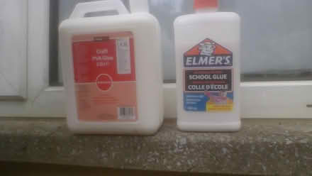 Photo of free School glue (BA2) #1
