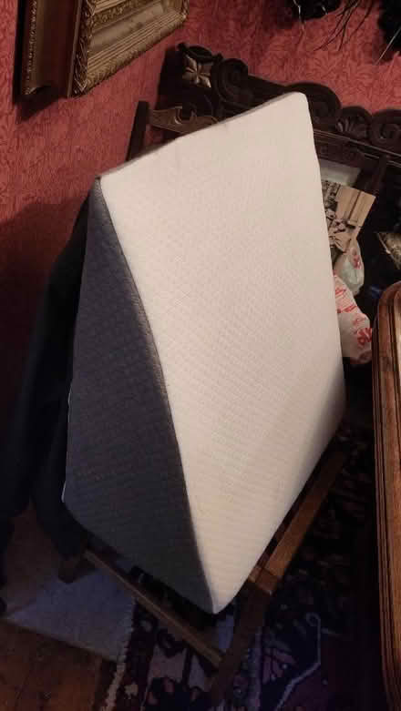 Photo of free Wedge pillow (Thornton Heath CR7) #1