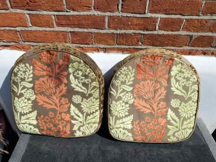 Photo of free 1 chair and 2 unrelated cushions (Temple Street OX4) #2