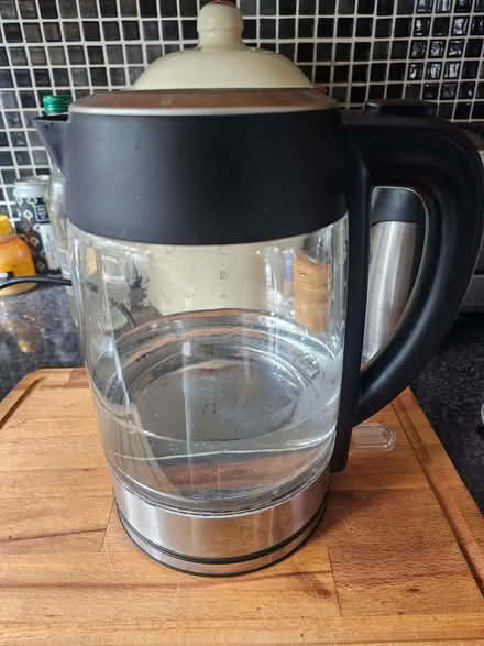 Photo of free Electric kettle (Heaton Chapel SK4) #2