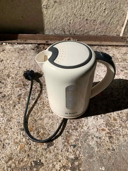 Photo of free Bosch Electric Kettle (Carshalton Beeches) #2