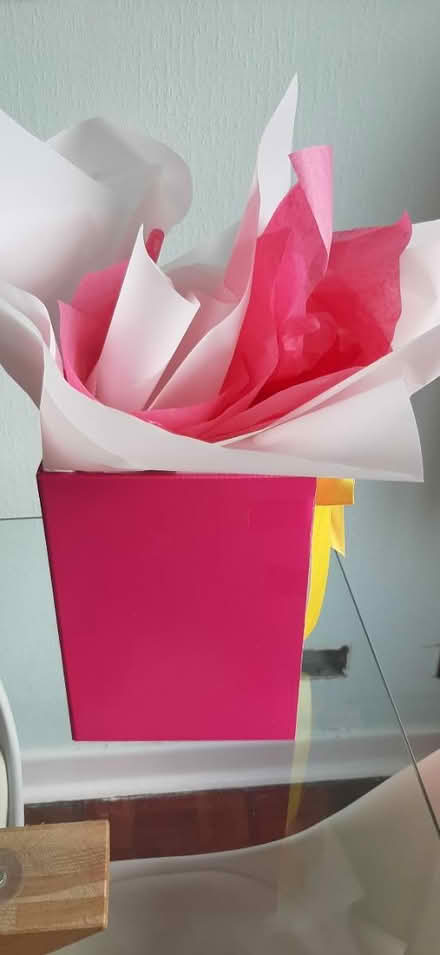 Photo of free Pink Flower arrangement box (IP3) #3
