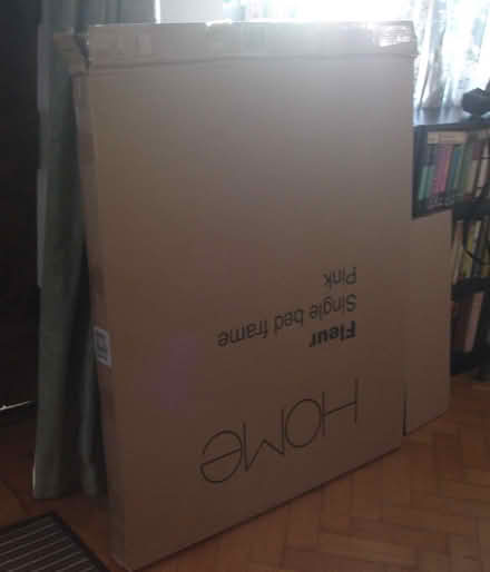 Photo of free Big flattish box (Sidcup DA14) #1