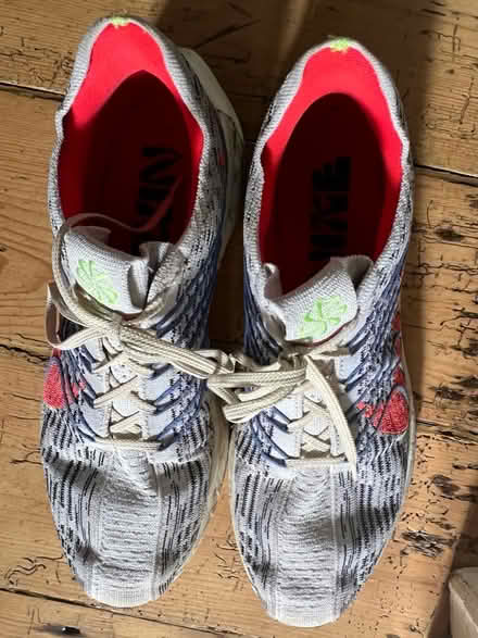 Photo of free Men’s Nike shoes white - used (Jericho OX1) #4