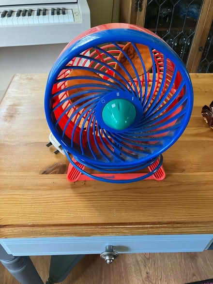 Photo of free Desk top fan (Northwood HA4) #1